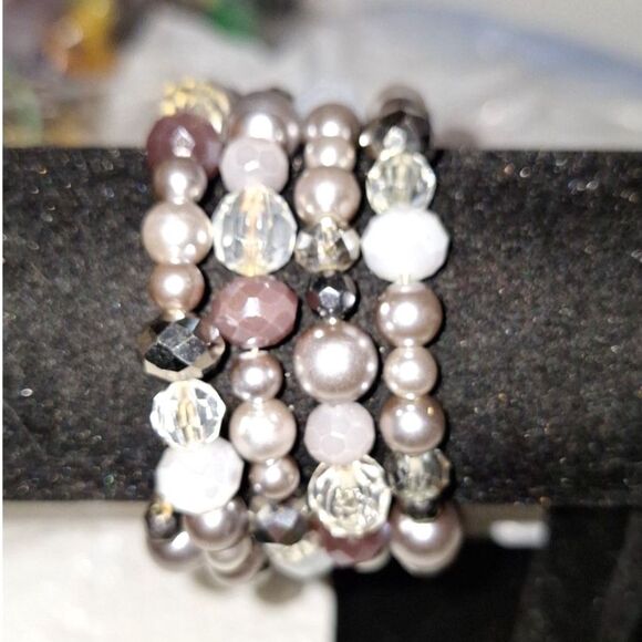 Acylic Women's Memory Wire Stacked Beaded Bracelet Boho Elegant Eveningwear - Picture 1 of 6